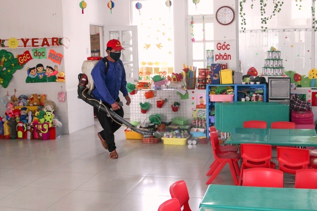 100% trường học ở Đà Nẵng đã, đang và sẽ tiến hành vệ sinh môi trường thường xuyên trong thời gian học sinh nghỉ học để phòng chống dịch bệnh