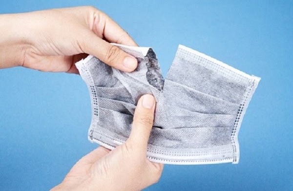 Phát hiện lô hàng 143.000 chiếc khẩu trang được làm từ giấy vệ sinh