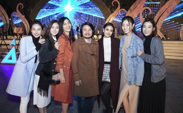 Dàn người đẹp như Hoa hậu Thế giới Magan Young, Đỗ Mỹ Linh, Lương Thùy Linh, Tường San... xuất hiện tại lễ khai mạc Festival hoa Đà Lạt.