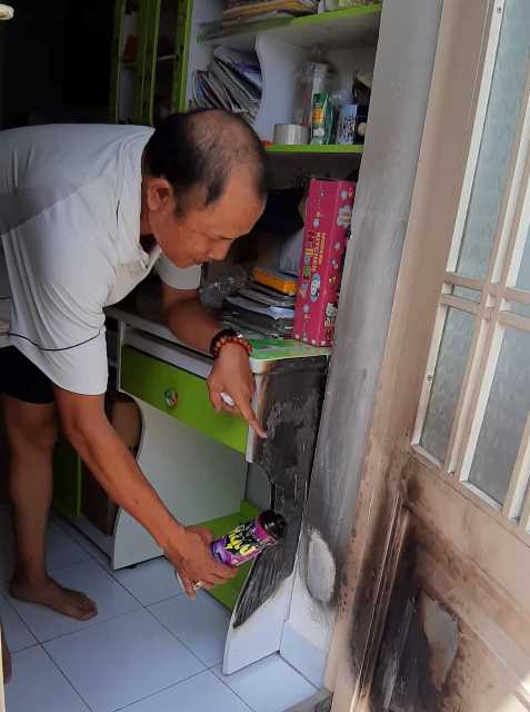 TP.HCM: Bình xịt côn trùng bốc cháy, người dân hoảng loạn