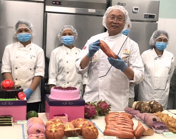 Đà Nẵng: Độc đáo món bánh mì thanh long của “vua bánh mì” Kao Siêu Lực