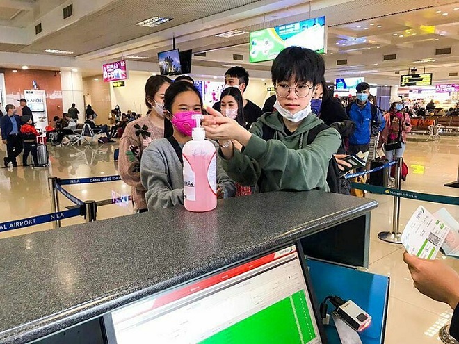 Biết cách bảo vệ sức khỏe, nhiều tín đồ xê dịch tranh thủ… đi máy bay