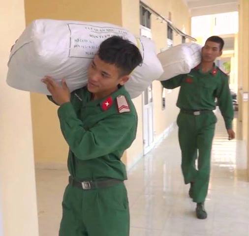 Bộ chỉ huy Qu&acirc;n sự tỉnh Đắk Lắk sẵn s&agrave;ng mọi phương &aacute;n cứu chữa, c&aacute;ch ly c&ocirc;ng d&acirc;n trở về từ v&ugrave;ng dịch.