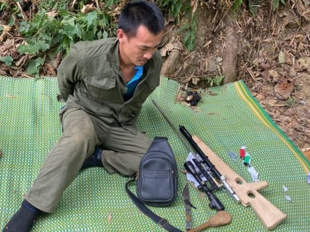 Nghệ An: Bắt đối tượng mang súng đi buôn… ma túy