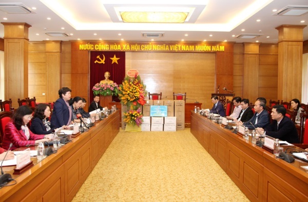 Chủ nhiệm Ủy ban về Các vấn đề xã hội của Quốc hội Nguyễn Thúy Anh phát biều tại buổi làm việc. Ảnh: Dương Chung