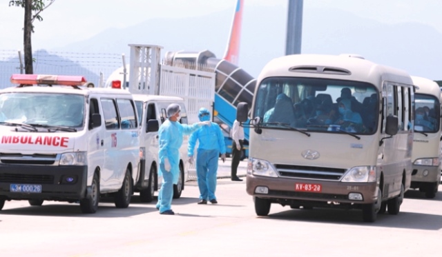 Đà Nẵng: Cách ly 80 người hành khách trên một chuyến bay từ Daegu - Hàn Quốc