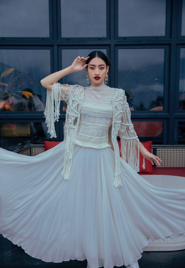 Hoa hậu Lương Thuỳ Linh ngày càng bất ngờ sau 6 tháng đăng quang