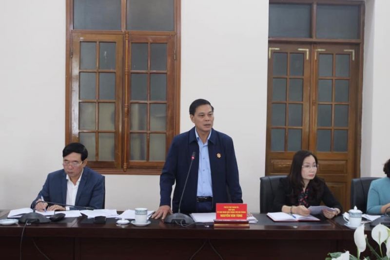 Đồng chí Nguyễn Văn Tùng - Phó Bí thư Thành ủy, Chủ tịch UBND TP. Hải Phòng chủ trì họp về công tác phòng, chống dịch bệnh Covid-19 trên địa bàn thành phố.