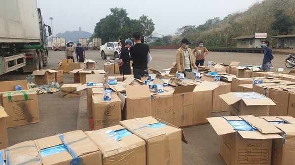 Thu giữ hơn 1 triệu khẩu trang không hoá đơn chứng từ ở cửa khẩu