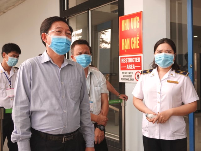 Lãnh đạo UBND tỉnh Bình Định kiểm tra công tác chống dịch Covid-19 tại Sân bay Phù Cát