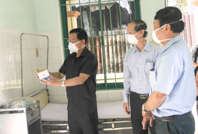 Lãnh đạo UBND tỉnh Bình Định trong 1 lần đi kiểm tra công tác phòng chống dịch Covid-19 tại Bệnh viện Đa khoa tỉnh