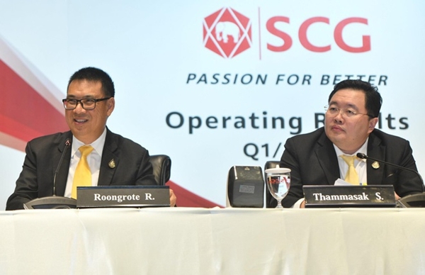 Ông Roongrote Rangsiyopash (trái), Chủ tịch kiêm CEO Tập đoàn SCG Thái Lan (Ảnh: SCG)