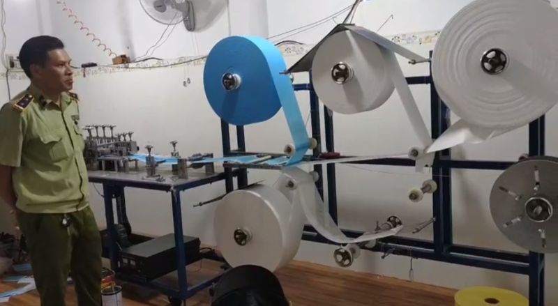 Phát hiện gần 40.000 khẩu trang sản xuất 'chui' chuẩn bị tuồn ra thị trường