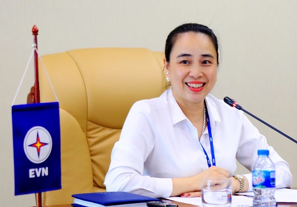 Chuyện bây giờ mới kể: Nữ tướng đầu tiên của ngành điện