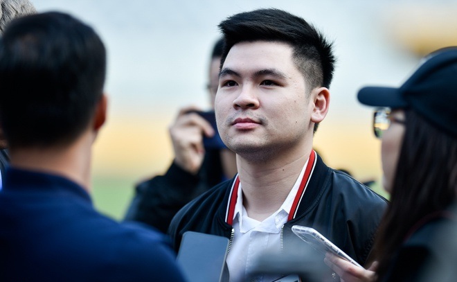 Con trai bầu Hiển lãi hơn 200 tỷ đồng sau 1 tháng mua cổ phiếu SHB