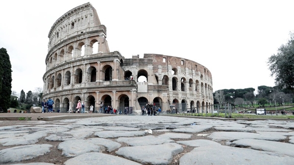 Đấu trường La Mã tại Rome (Italy) vắng du khách do Covid-19 (Ảnh: REUTERS)