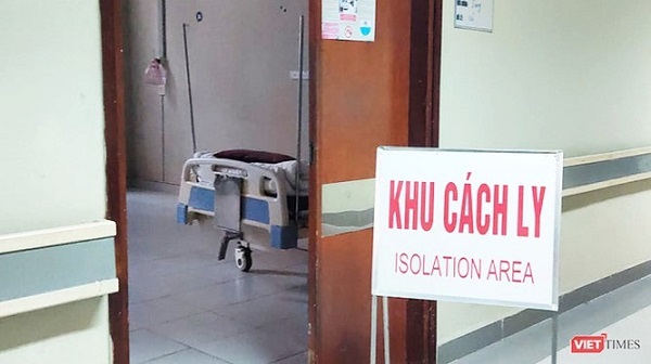 Hải Dương: Cách ly 2 hành khách đi cùng chuyến bay với bệnh nhân nhiễm Covid-19