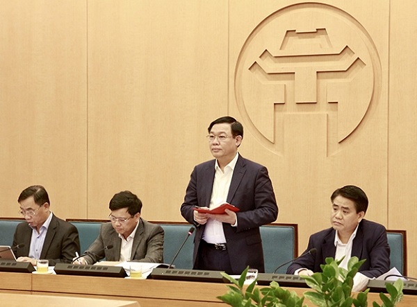 Bí thư Thành ủy Hà Nội Vương Đình Huệ đề nghị người dân không nên hoang mang, lo lắng quá mức.