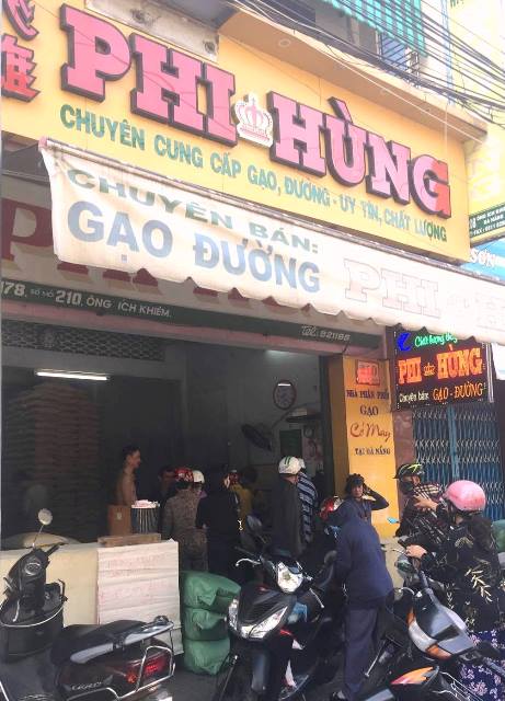 Người dân Đà Nẵng xôn xao “đổ bộ” mua hàng nhu yếu phẩm tích trữ phòng dịch Covid-19