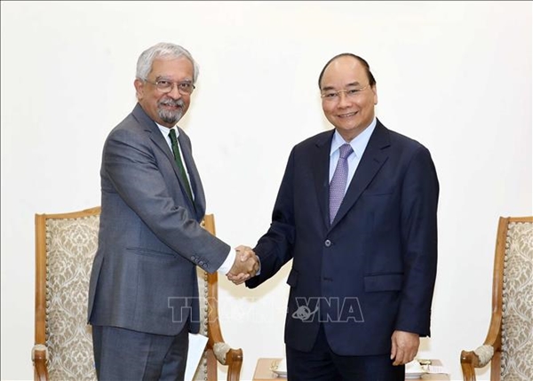 Thủ tướng Nguyễn Xuân Phúc tiếp ông Kamal Malhotra, Điều phối viên thường trú của Liên Hiệp quốc tại Việt Nam (Ảnh: Thống Nhất/TTXVN)