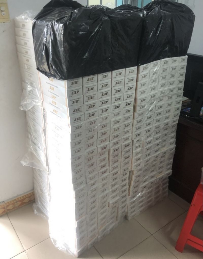 Phát hiện và thu giữ hơn 42.000 bao thuốc lá điếu nhập lậu tại Long An