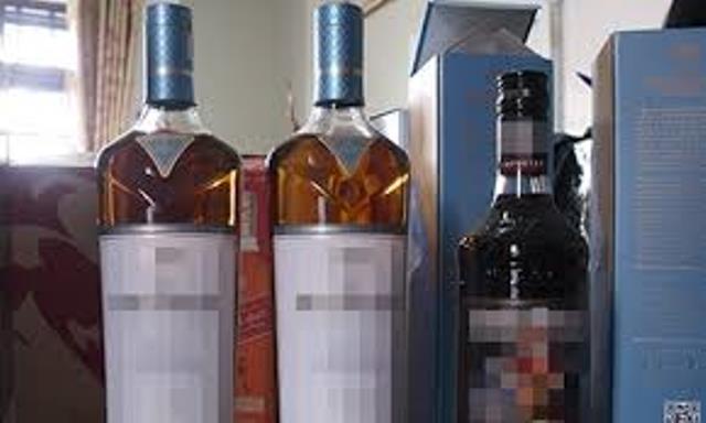 Đà Nẵng phát hiện, tịch thu hàng trăm chai rượu ngoại không rõ nguồn gốc