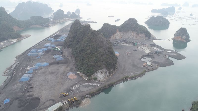 Quảng Ninh: “Phải di dời hệ thống sàng tuyển trên bến cảng ”