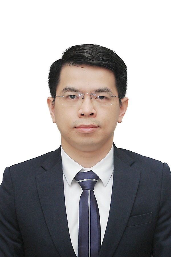 Ông Trần Ngọc Minh, sinh năm 1984, thạc sỹ kinh tế, trường Học viện Ngân hàng, đã có 12 năm kinh nghiệm trong lĩnh vực ngân hàng