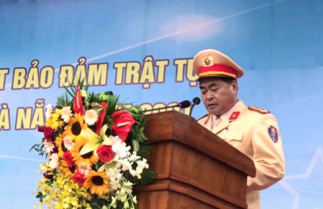 Thượng t&aacute; L&ecirc; Văn Lực &ndash; P. Trưởng ph&ograve;ng CSGT C&ocirc;ng an TP. Đ&agrave; Nẵng &ndash; đại diện cho lực lượng CSGT hứa quyết t&acirc;m thực hiện c&oacute; hiệu quả năm ATGT quốc gia 2021 v&agrave; đợt cao điểm đảm bảo trật tự ATGT Tết Nguy&ecirc;n đ&aacute;n T&acirc;n Sửu 2021.