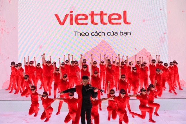 Viettel vừa công bố tái định vị thương hiệu Viettel với bộ nhận diện gồm logo và slogan mới