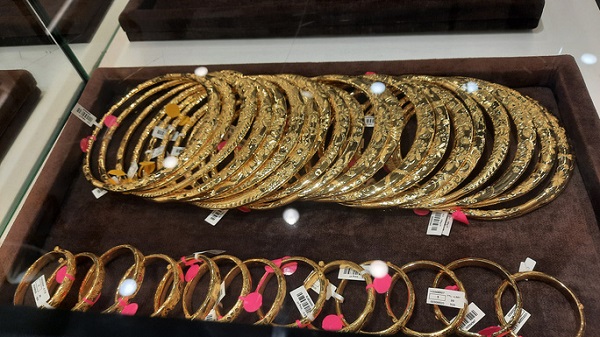 Giá vàng ngày 9/1: Vàng thế giới tiếp tục giảm mạnh