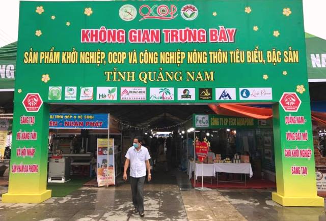 Không gian trưng bày sản phẩm khởi nghiệp, OCOP và công nghiệp nông thôn tiêu biểu, đặc sản thương hiệu tỉnh Quảng Nam.