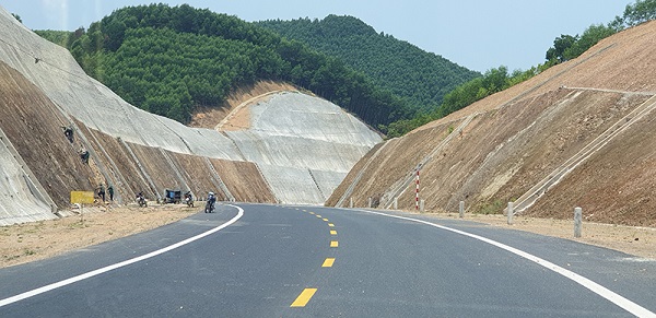 Cao tốc La Sơn - Túy Loan