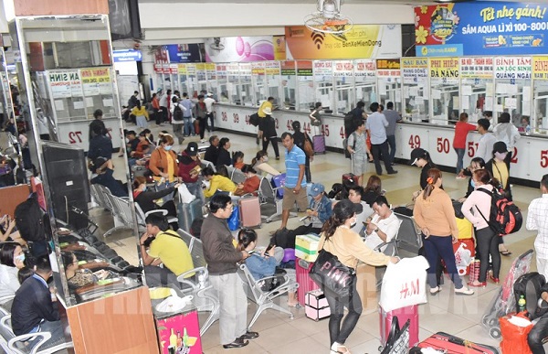 Giá vé xe Tết tăng từ 40% đến 60%