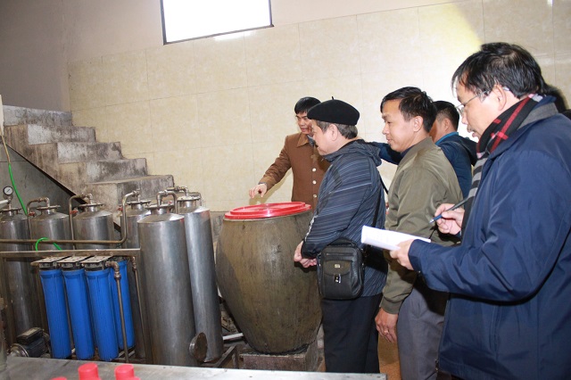 Ninh Bình: Tỷ lệ hộ sản xuất rượu thủ công được cấp giấy phép còn rất thấp