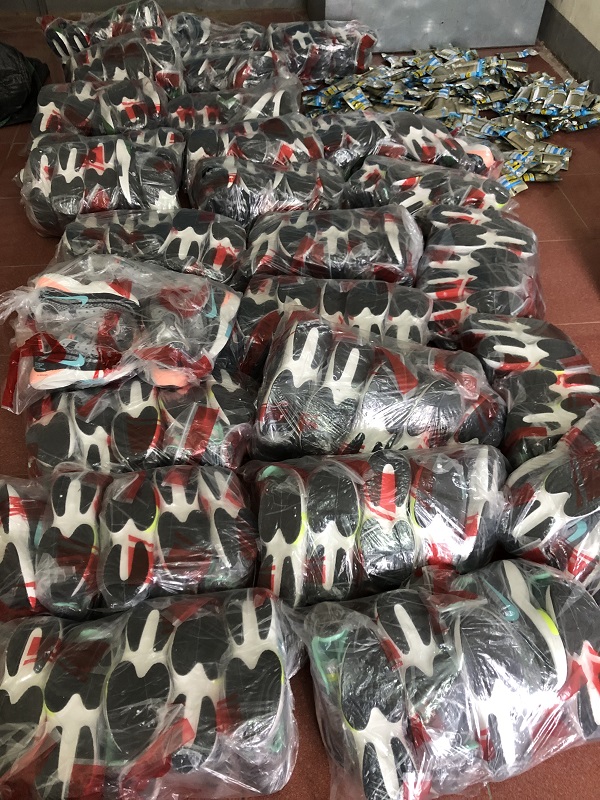 Hà Tĩnh: Bắt giữ 2 xe tải vận chuyển lượng lớn hàng giả mạo nhãn hiệu và mỹ phẩm nhập lậu