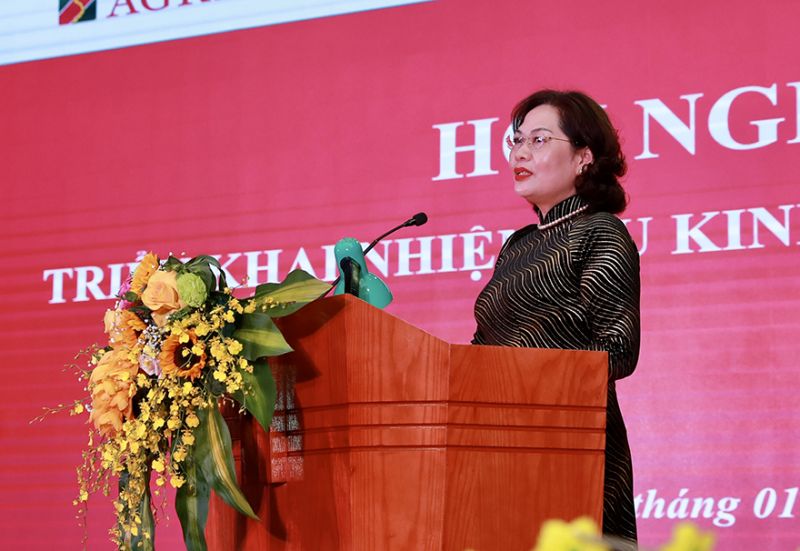 Bà Nguyễn Thị Hồng - Bí thư Ban cán sự Đảng, Thống đốc Ngân hàng Nhà nước Việt Nam phát biểu chỉ đạo