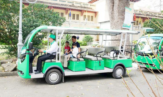 Xe buýt điện tuyến trung tâm TPHCM (ảnh chụp ngày 29/8/2020). Ảnh: CAO THĂNG