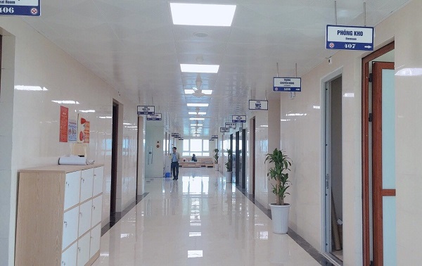 Khu nhà điều trị nội trú của Trung tâm y tế được trang bị thiết bị y tế hiện đại.