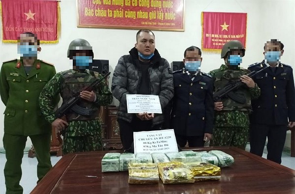 Hà Tĩnh: Bắt giữ đối tượng vận chuyển 8kg ketamin và 3kg ma túy đá