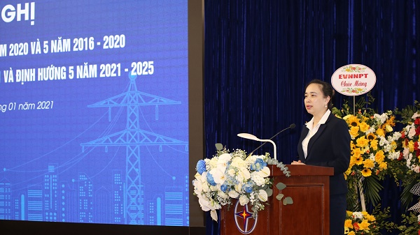 Bà Đỗ Nguyệt Ánh - TV HĐTV, Tổng Giám đốc EVNNPC phát biểu tại Hội nghị