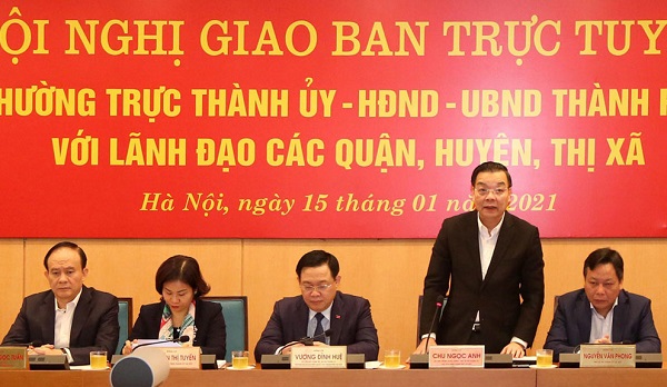 Chủ tịch UBND thành phố Hà Nội Chu Ngọc Anh điều hành phần báo cáo, thảo luận tại hội nghị giao ban trực tuyến của Thường trực Thành ủy - HĐND - UBND thành phố với lãnh đạo các quận, huyện, thị xã