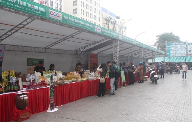 tổ chức đợt trưng bày, giới thiệu và bán các sản phẩm OCOP tỉnh Thanh Hóa.