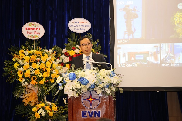 Ông Thiều Kim Quỳnh - Chủ tịch HĐTV EVNNPC phát biểu tại Hội nghị