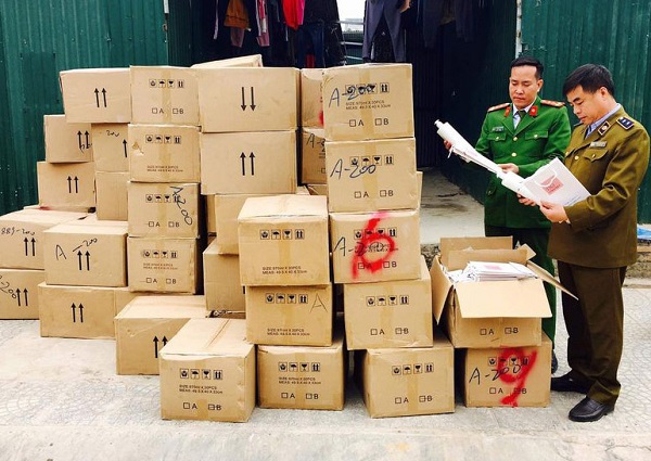 Hà Nội: Triệt phá kho hàng chứa 5.400 chai dầu gội nhập lậu