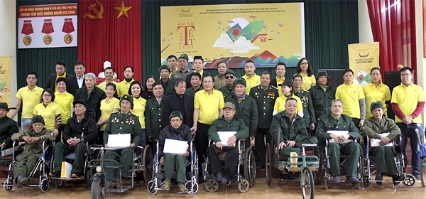Tập đoàn Mường Thanh thăm hỏi, tặng quà các thương, bệnh binh tại Phú Thọ