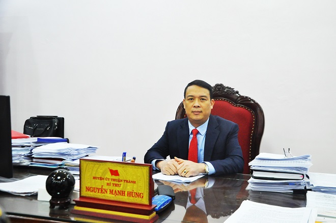 Bí thư Huyện ủy Nguyễn Mạnh Hùng