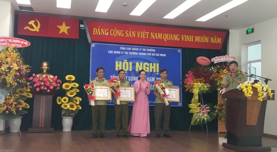 Tăng cường kiểm tra xử lý hàng lậu, hàng giả, gian lận thương mại