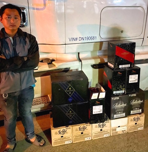 Đà Nẵng: Tạm giữ gần 200 chai bia, rượu ngoại không rõ nguồn gốc