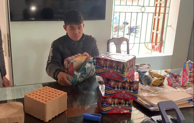 Phát hiện, bắt giữ đối tượng mua pháo hoa nổ từ Bình Phước về Thanh Hóa bán kiếm lời
